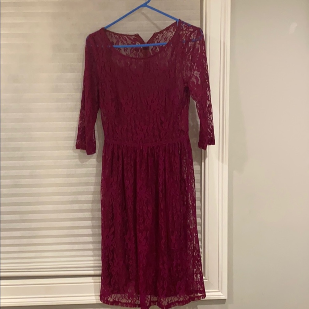 Cute wine lace dress with under dress sz s